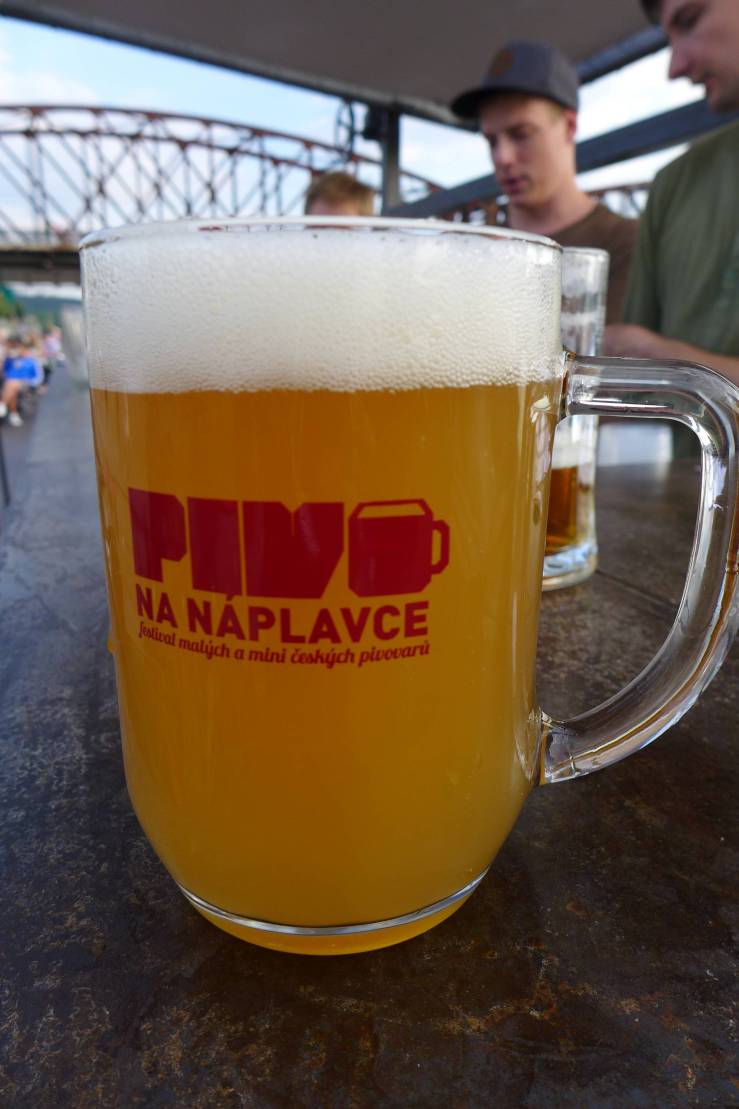 2018-06-15  Pivo na Náplavce  W040