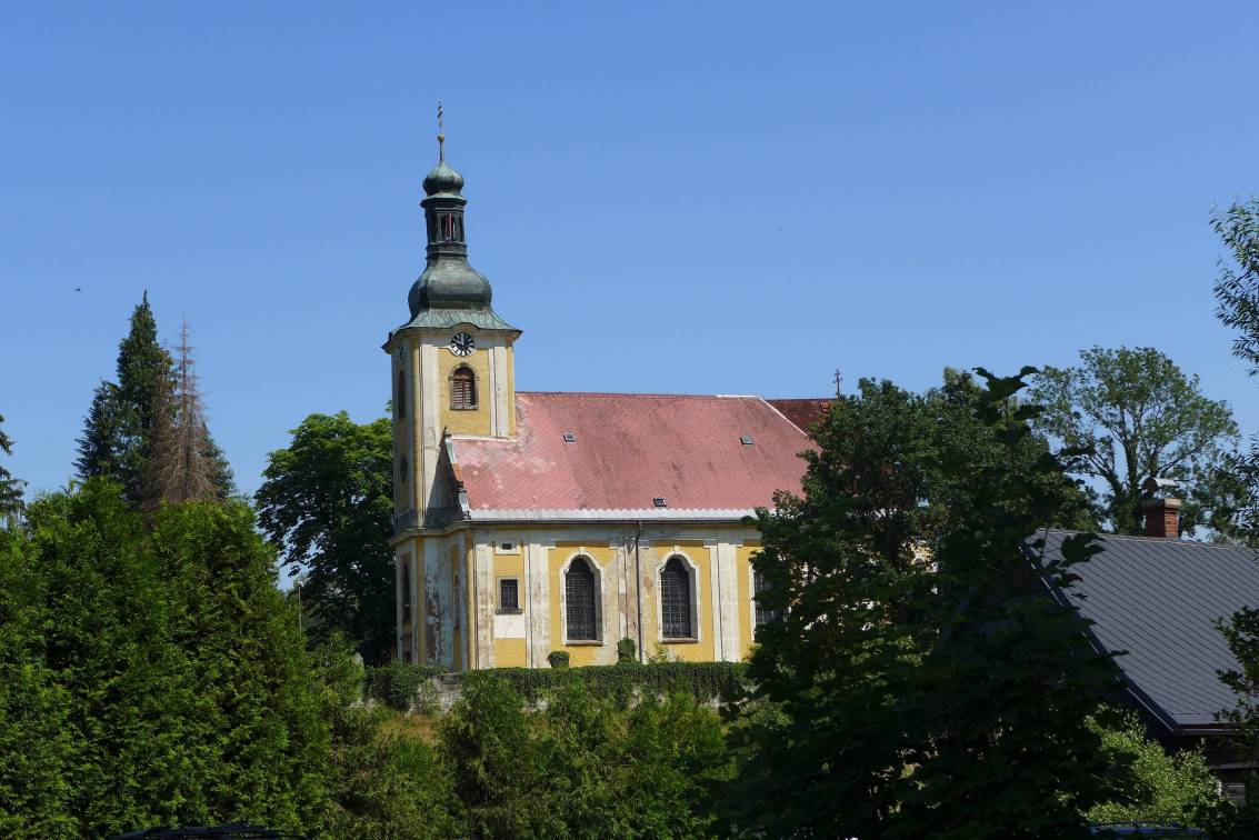 2019-07-28  Ve stínu lesa a skal  W008