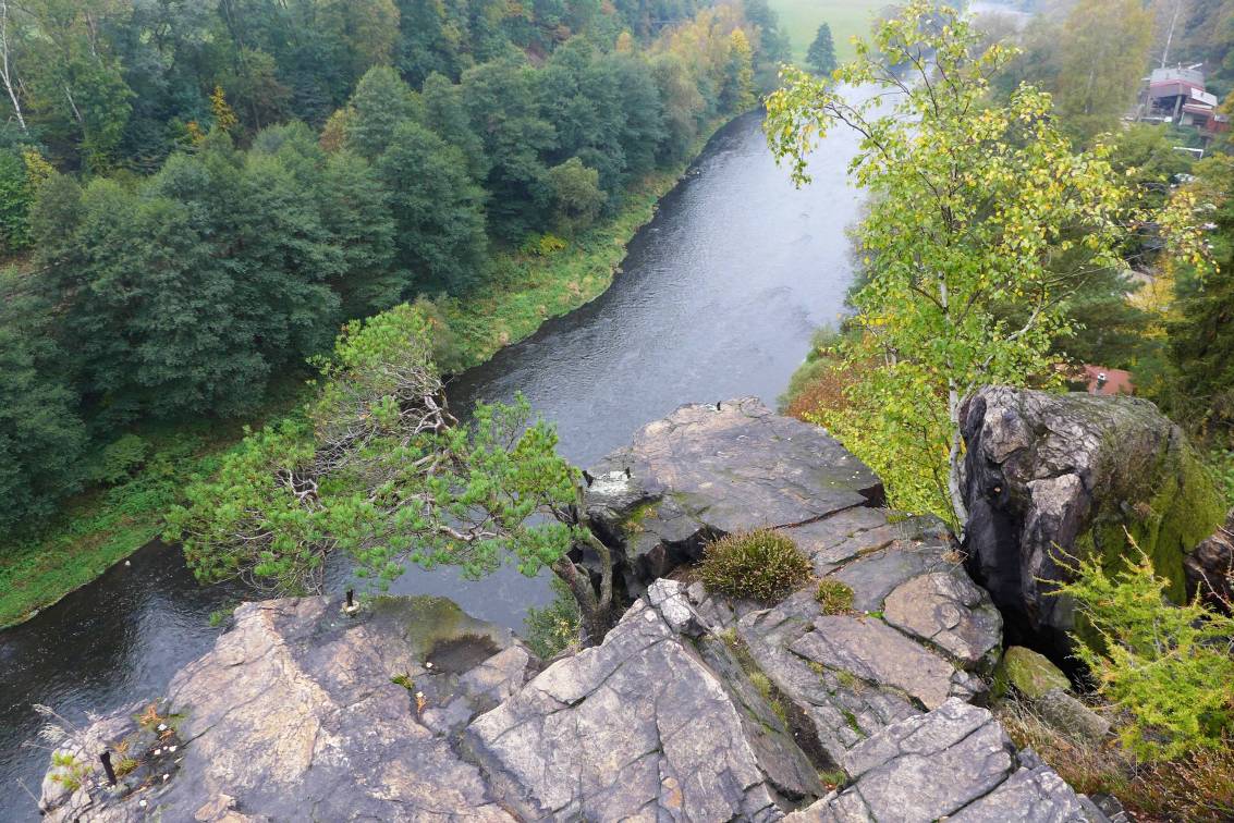 2020-10-21  Podél Ohře na Šumburk  W057