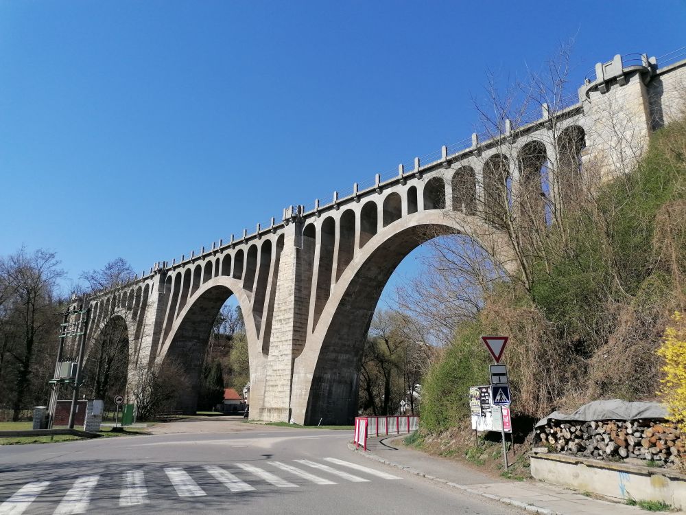 2025-04-04  Pojizeří  W011