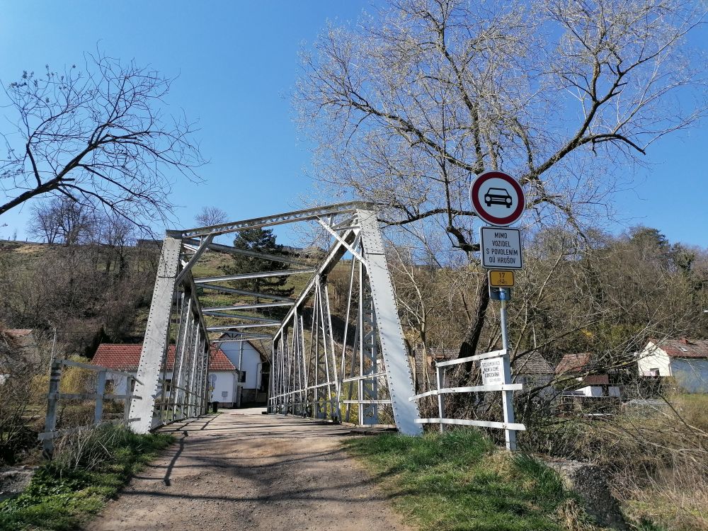 2025-04-04  Pojizeří  W022