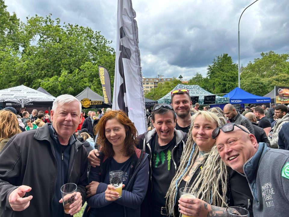 2025-05-18  Pivo & Burger  W018