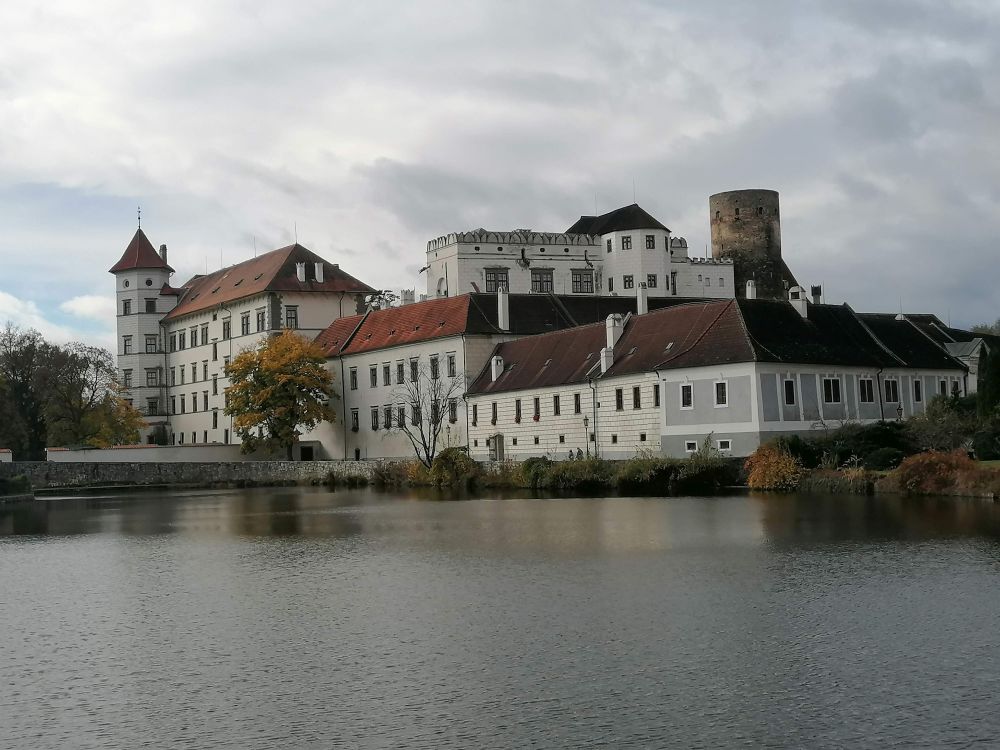 2025-10-25  Za Pány z Růže  W008