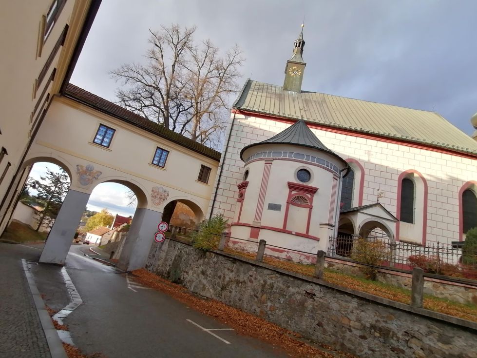 2025-10-25  Za Pány z Růže  W021