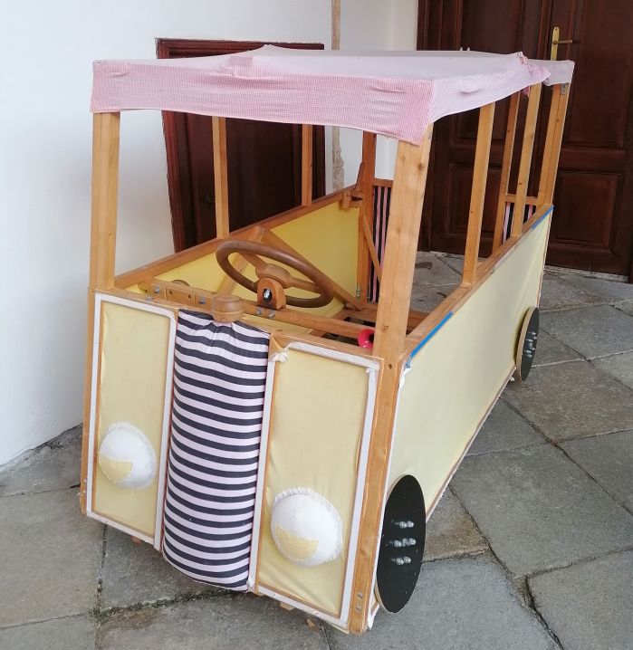 2025-10-26  Za Pány z Růže  W001