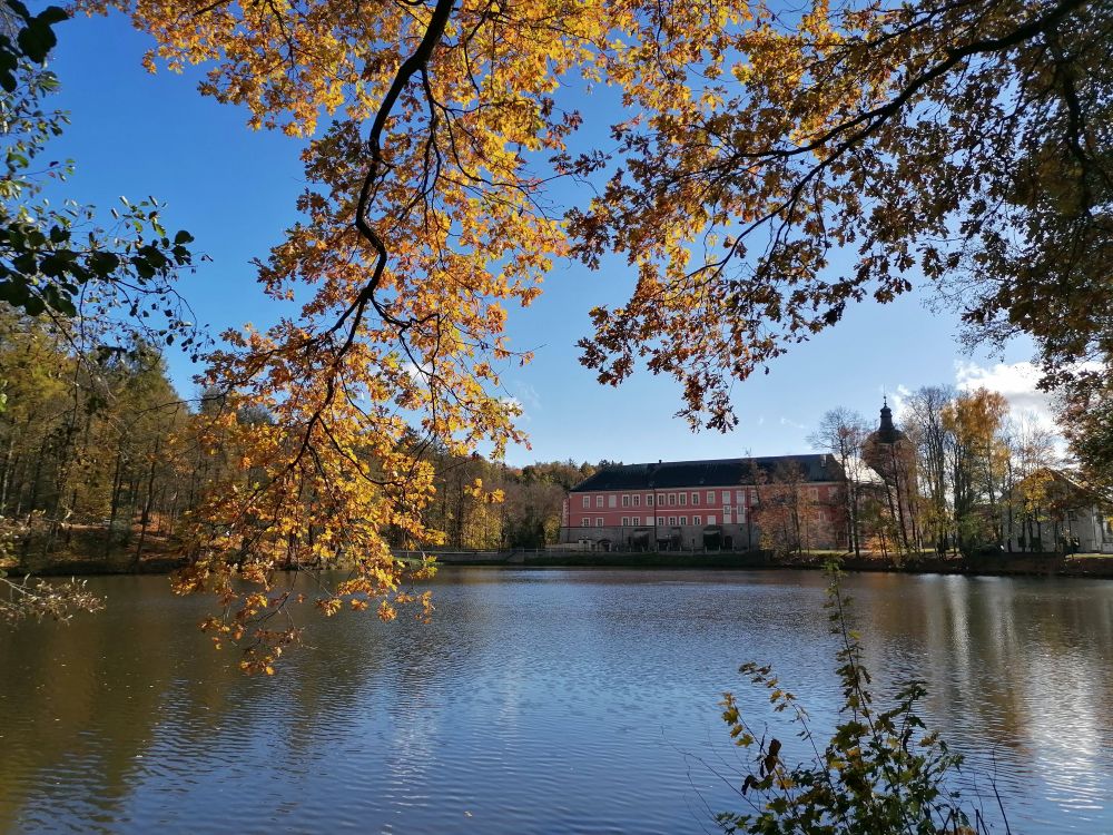 2025-10-26  Za Pány z Růže  W012