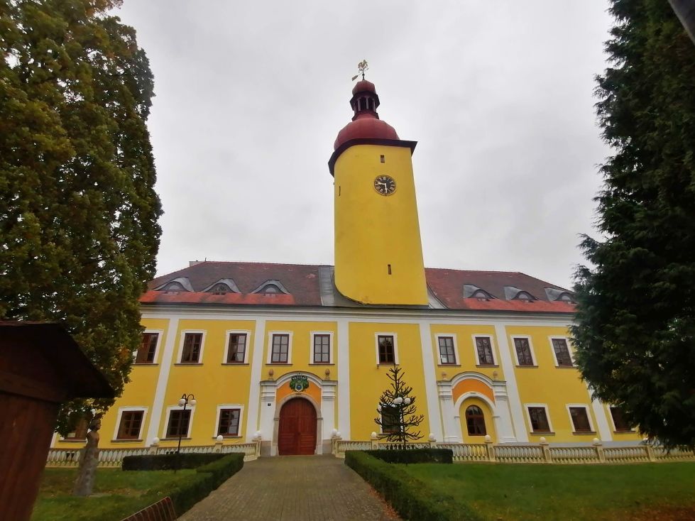 2025-10-27  Za Pány z Růže  W002