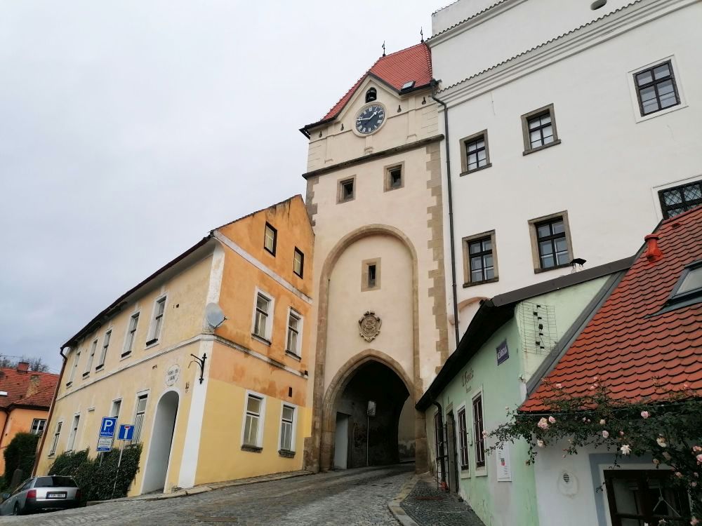 2025-10-27  Za Pány z Růže  W011